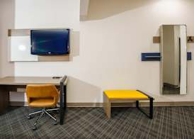 Comfort Suites University Drive 4