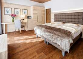 Hotel Menardi 4