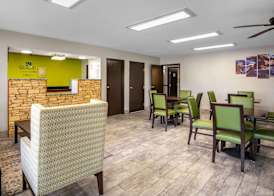 Quality Inn & Suites Metropolis I-24 2