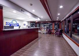 Days Inn & Suites by Wyndham Wisconsin Dells 5