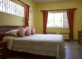 Surfers Beach Self Catering Chalets 4