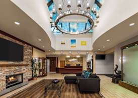 Days Hotel by Wyndham Allentown Airport / Lehigh Valley 2
