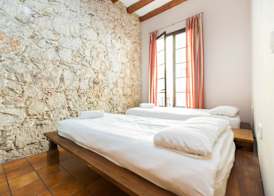 AinB Las Ramblas-Guardia Apartments 3