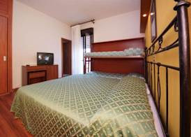 Hotel President 2