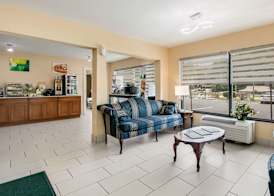 Quality Inn & Suites Mt Chalet 2