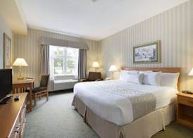 Days Inn by Wyndham Orillia 4