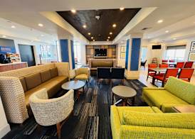 Holiday Inn Express & Suites SALINAS by IHG 2