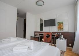Hotel Attaché 2