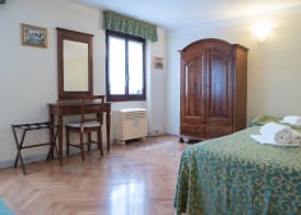 Corte Canal Venice 5