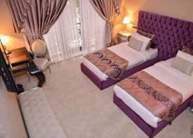 Lake Palace Hotel & Restaurant 4