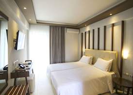 Royal Hotel and Suites 4