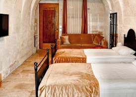 Evanthia Cave Suites 3