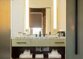 Canvas Hotel Dallas 3
