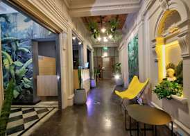 Play Hostel Garden 5
