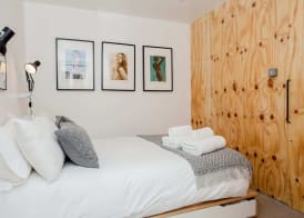 Modern Central 1 Bed in Clerkenwell - sleeps 4 2