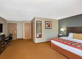 AmericInn by Wyndham Coralville 5