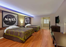 Super 8 by Wyndham Houston Northwest Cypress 5