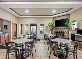 Super 8 by Wyndham Terre Haute 3