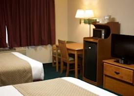 AmericInn by Wyndham Manitowoc 2