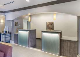 Comfort Inn & Suites 2