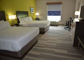 Holiday Inn Express & Suites CARYVILLE by IHG 4