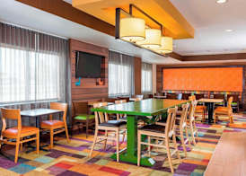 Fairfield Inn & Suites Holland 2