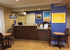Days Inn by Wyndham Kingman East 3