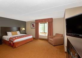 AmericInn by Wyndham Coralville 4