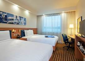 Hampton by Hilton London Luton Airport 5