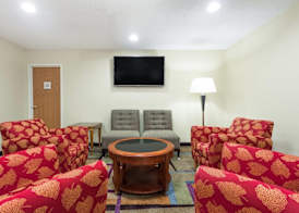 Days Inn & Suites by Wyndham Bloomington/Normal IL 4