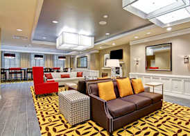 Hampton Inn and Suites Cincinnati - Downtown 4