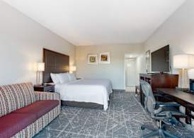 Orangewood Inn & Suites Kansas City Airport 4