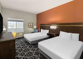 La Quinta by Wyndham Olathe 3