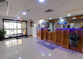 Days Inn & Suites by Wyndham Commerce 2