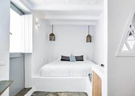 Living Theros Luxury Suites 4