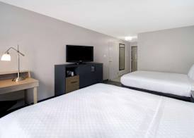 Country Inn & Suites by Radisson, Cincinnati Airport, KY 4