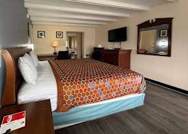 Econo Lodge Galax 3