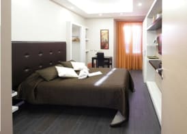 B&B Home 77 4