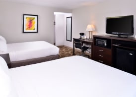 Elimwood Hotel, a Ramada by Wyndham 3