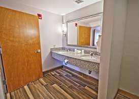 Holiday Inn MANAHAWKIN/LONG BEACH ISLAND by IHG 3