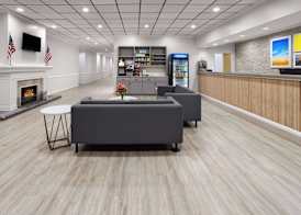 Days Inn by Wyndham Hinesville Near Fort Stewart, Newly Renovated, Free Hot Breakfast, Restaurant and Bar 3