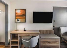 Days Inn by Wyndham Victoria On The Harbour 4