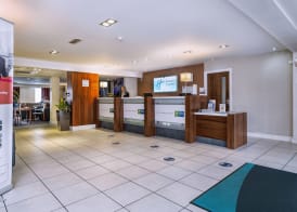 Holiday Inn Express London Gatwick - Crawley by IHG 3