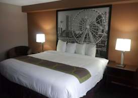 Super 8 by Wyndham Lynnwood 2