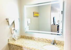 Super 8 by Wyndham Corpus Christi 5