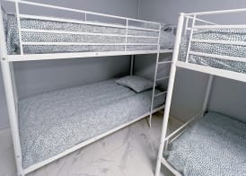 Hostel Acacias 4