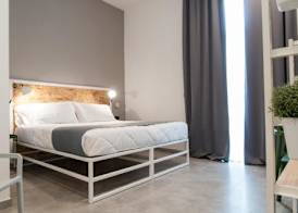 IRON Hotel 4