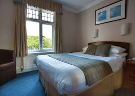 Oaklands Hotel 3