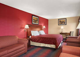 Ramada by Wyndham East Orange 5