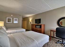 Clarion Inn & Suites Cortland - University Area 5